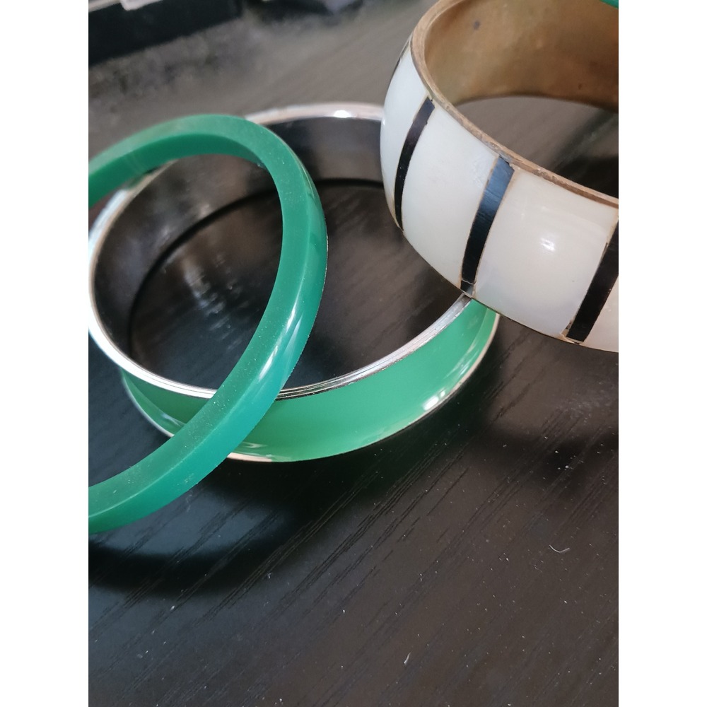 Vintage Bangle Bracelet Set Green Enamel Silver Tone Cream Striped 4 Piece Stack - Picture 4 of 4